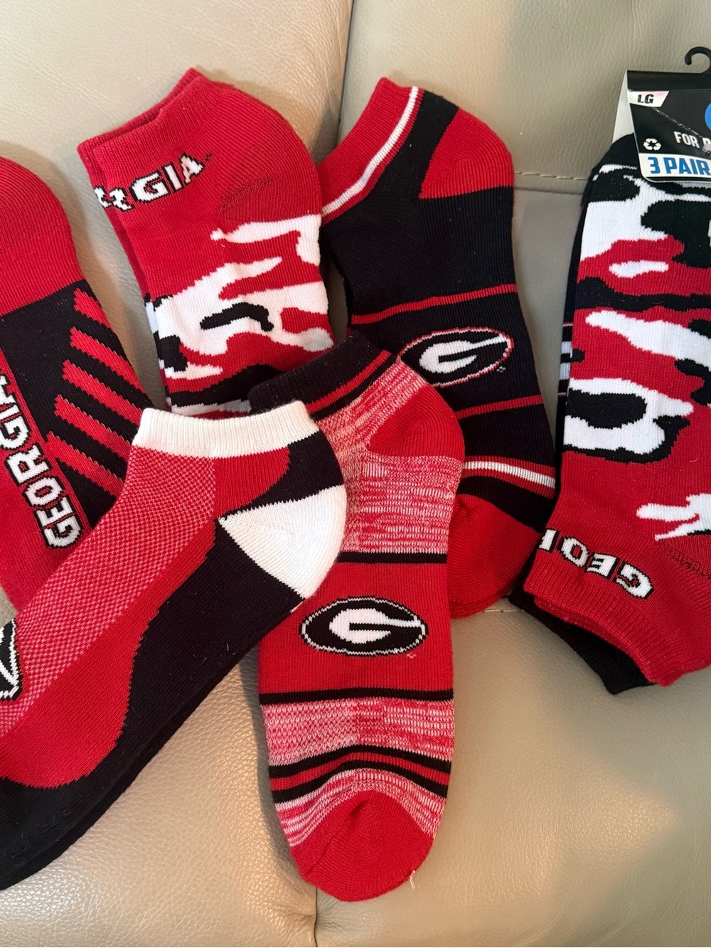 GEORGIA LG Red, Black & White No-Show Socks - 8 NEW PaIrs
